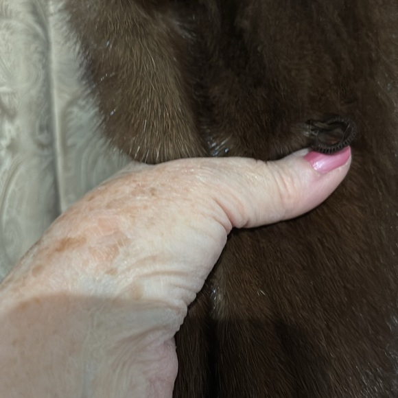 Natural brown mink coat. Swing style. Multiple back panels. - Picture 9 of 11